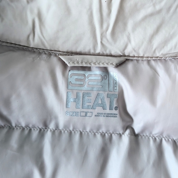 32 Degrees Heat® Lightweight Beige Puffer Vest Size Small - Picture 9 of 9